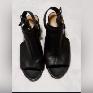 Franco Sarto black leather sandals size US 6 / EU 36